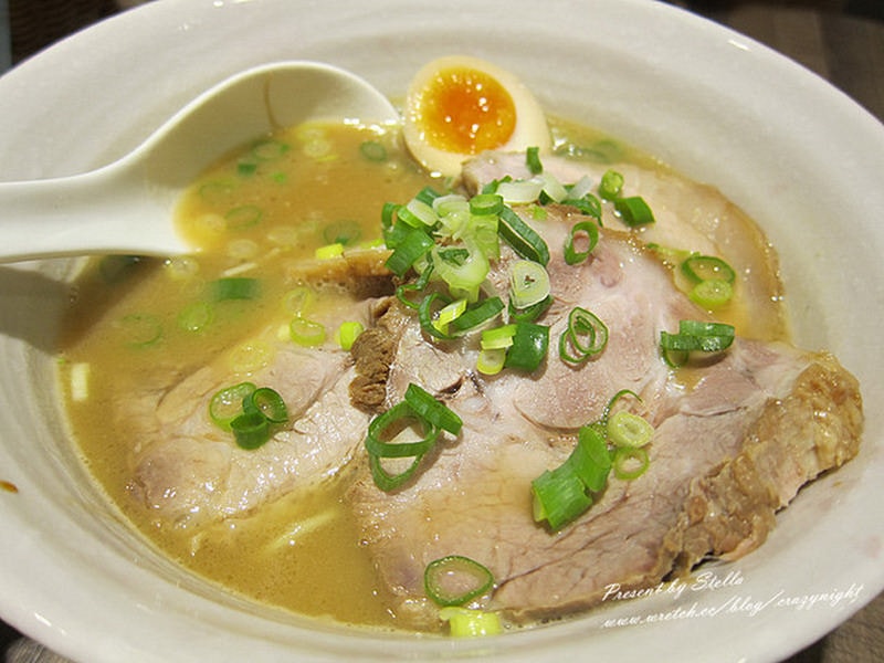 1367681423 936296749