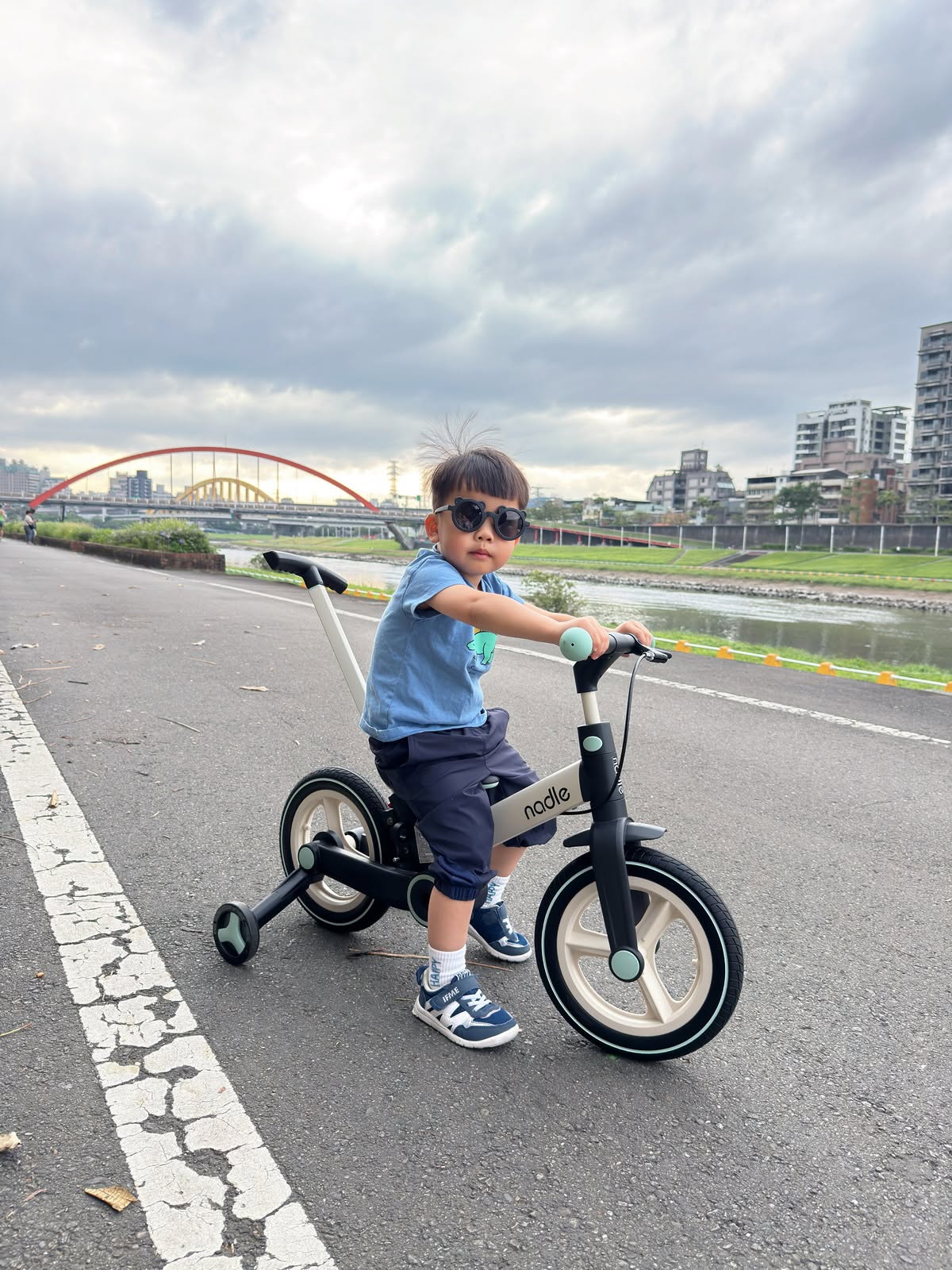 放電車隊出動🔥從1歲玩到大！帥氣車車＋親子外出裝備大合體Nadle S900四合一平衡滑步車/Scoot&Ride滑步滑板車/QPlay Miniby兒童自行車/Jolly Pad推車/HOORAY PRO購物包（至8/9 23:59止）