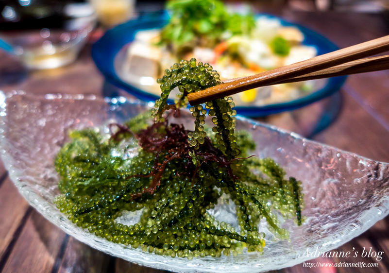 【沖繩必吃美食】三線の花純沖縄料理，地方寬敞/現場三線琴樂器表演/適合多人用餐