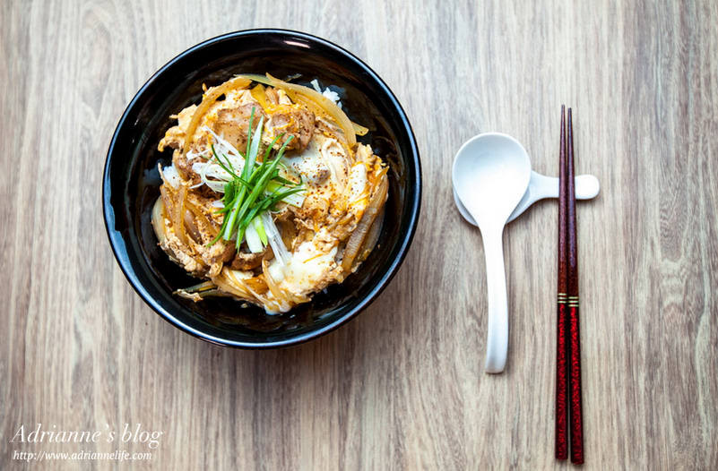 【一次上手食譜】簡單十分鐘做出美味日式親子丼，大人小孩都愛吃！